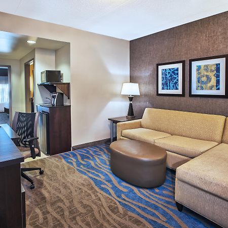 Holiday Inn Express & Suites Dayton South - I-675 By Ihg Shanersville Eksteriør bilde