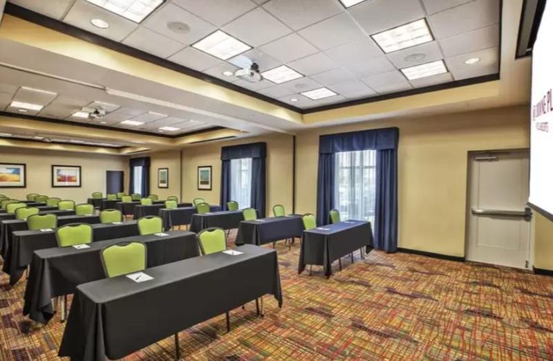 Holiday Inn Express & Suites Dayton South - I-675 By Ihg Shanersville Eksteriør bilde